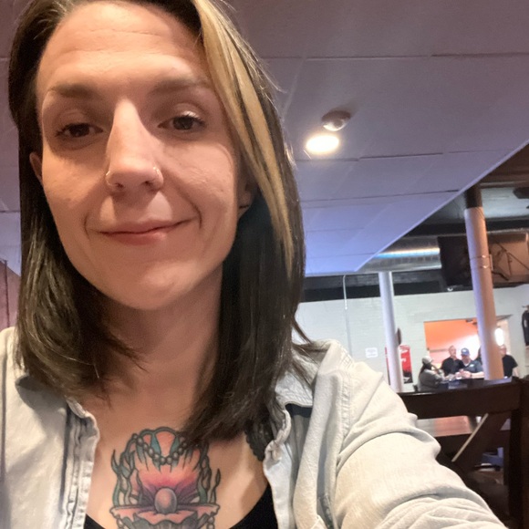 Meet your Posher, Jennie! - Picture 3 of 7